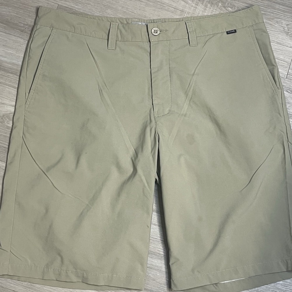 Travis Mathew Tech Chino Performance Golf Shorts 10"Inseam Mens 36 Stretch Beige